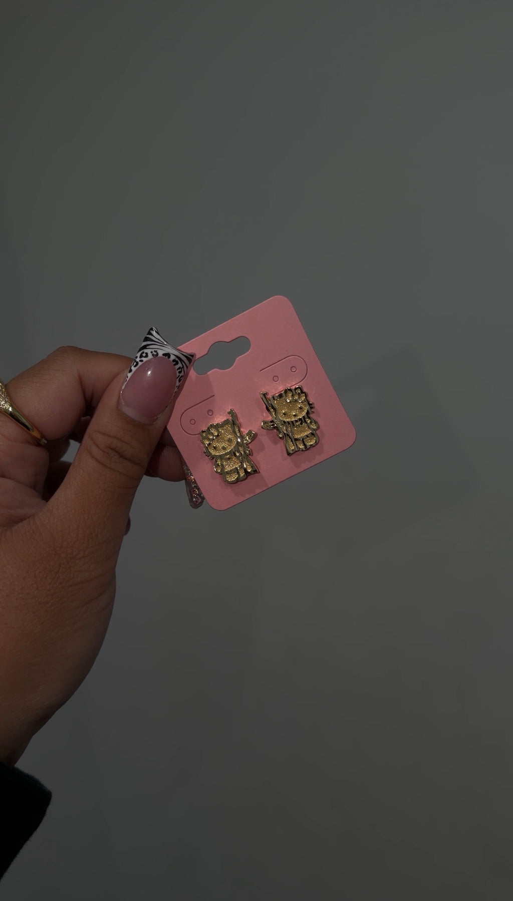 Hk Wit Ak Earrings