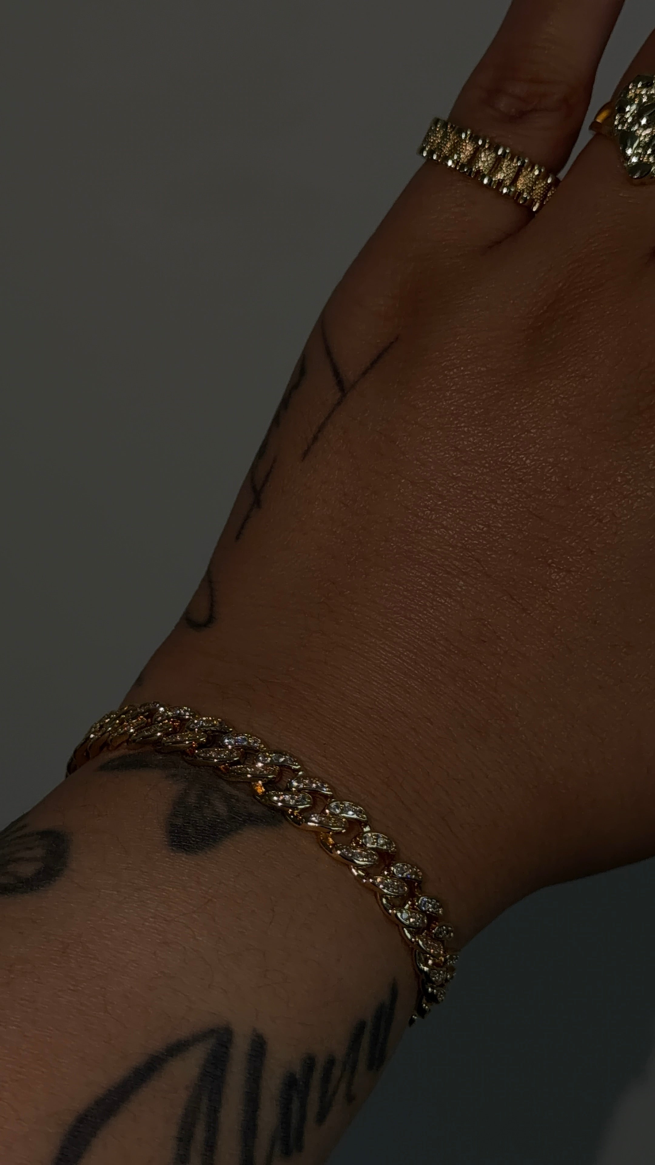 BussDwn Gold Cuban Link Bracelet