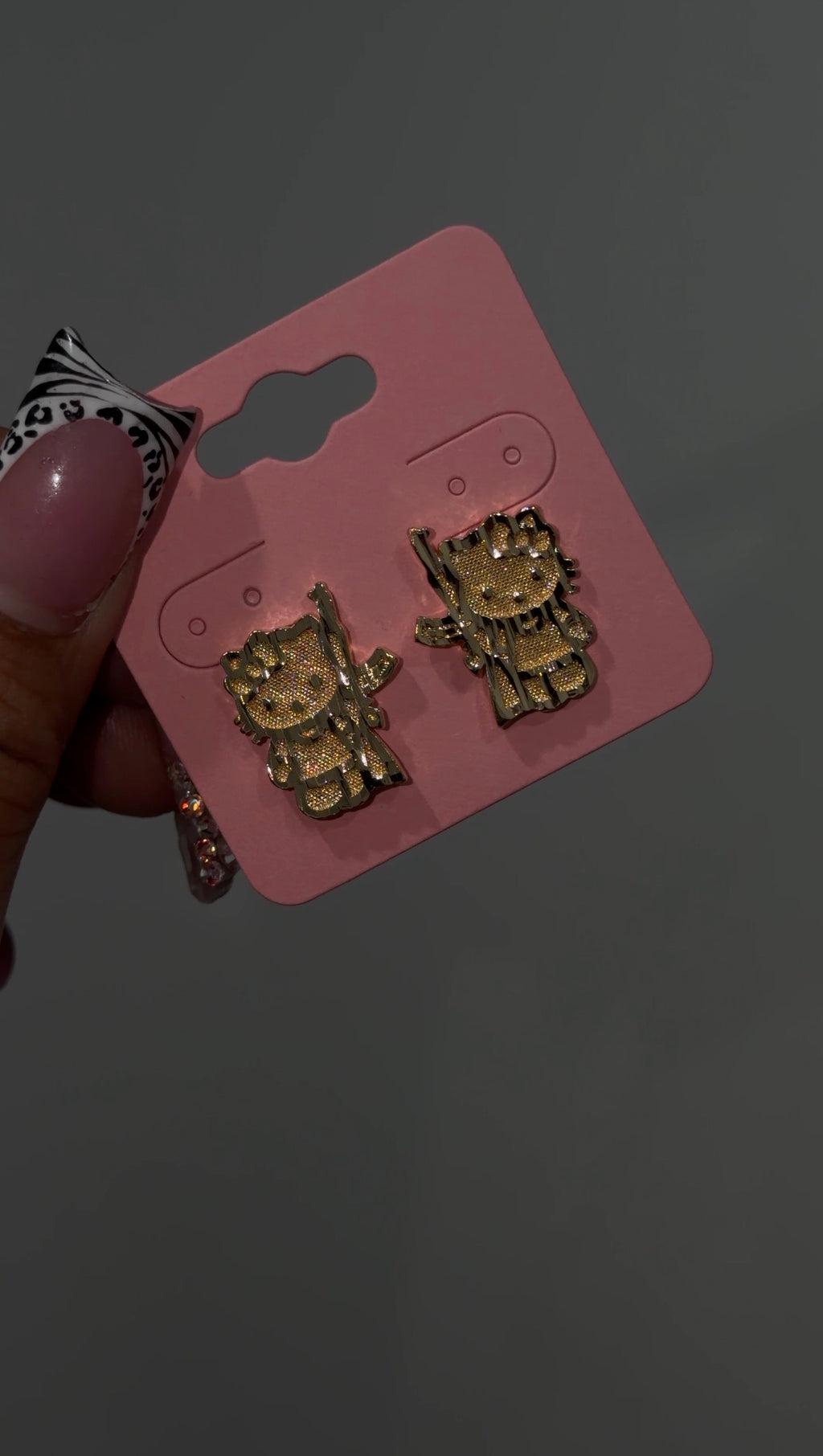 Hk Wit Ak Earrings