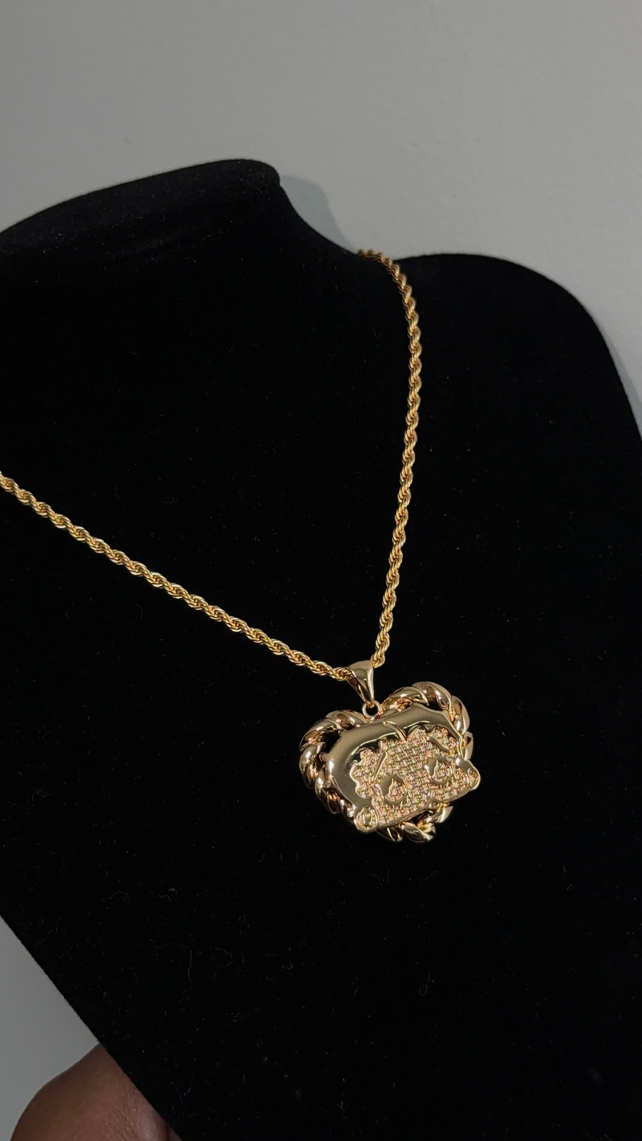 Twisty Heart Betty Boo Chain