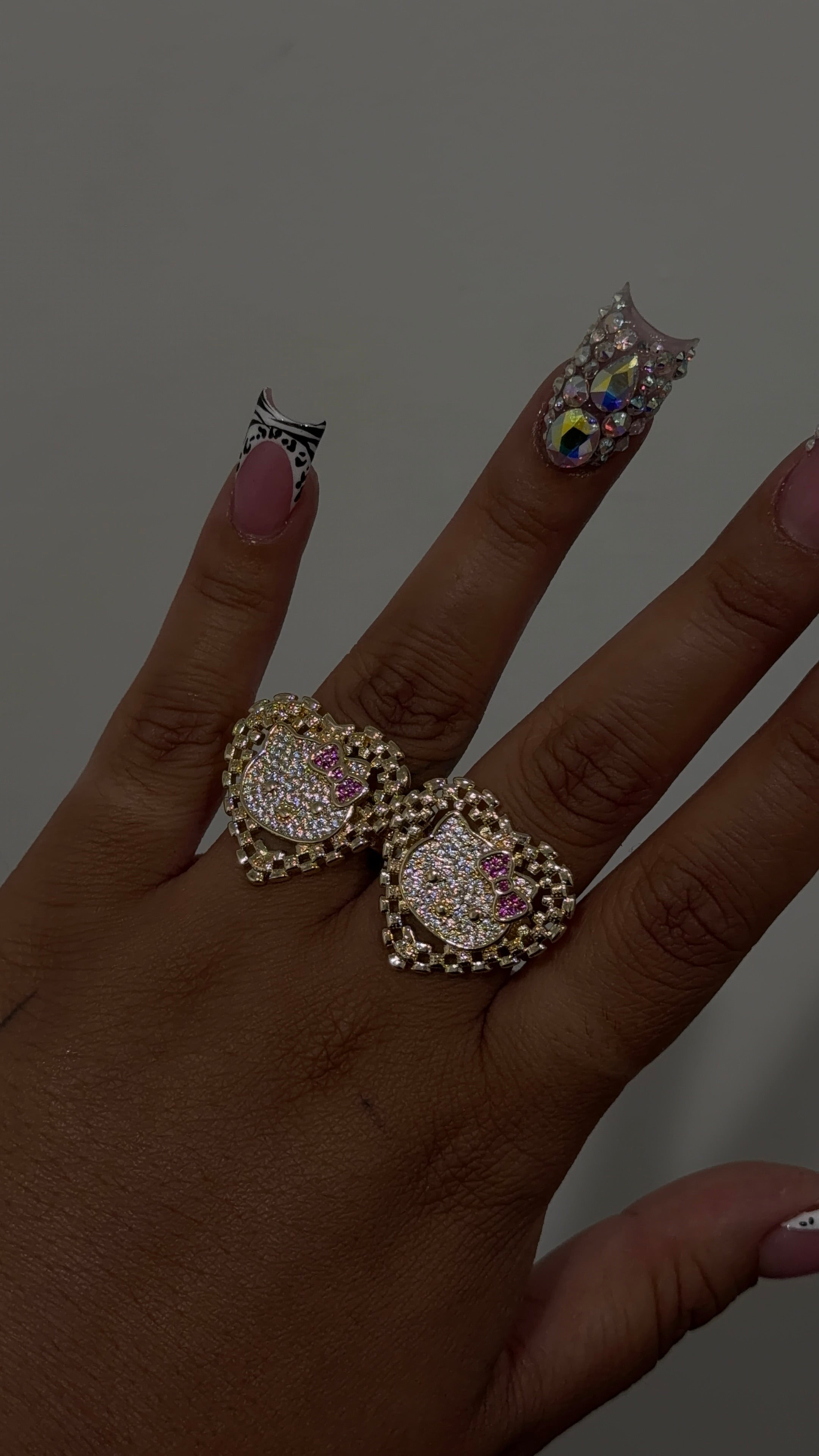 Pink HK Bow Heart Rolex Ring